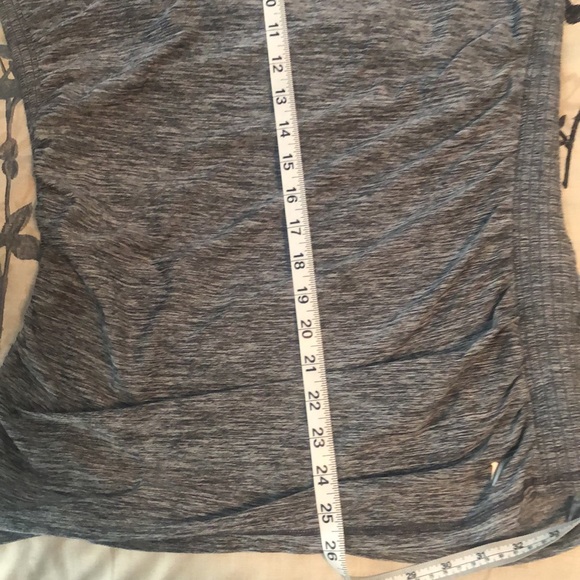 🌻5/$35 🌻 Old Navy | Heather Gray Shirred Workout Racerback - Picture 4 of 7